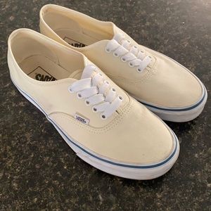 > VANS AUTHENTIC